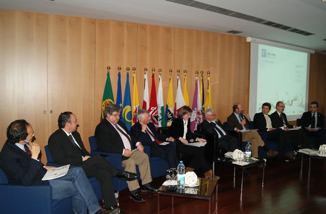Mesa Redonda: O papel dos sectores e clusters de especialização regional na afirmação competitiva do Alto Minho
